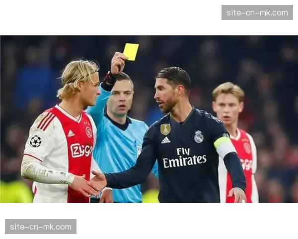 阿贾克斯开启与赫罗纳体育总监约尔迪·克鲁伊夫的加盟谈判